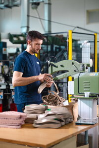 Výroba kožené zdravotnej obuvi LEON