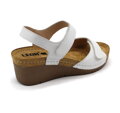 Leon 1041 Zdravotné celokožené sandále na platforme biela 01