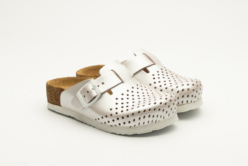 LEON 4800 Detské dievčenské zdravotné kožené uzavreté šľapky perla